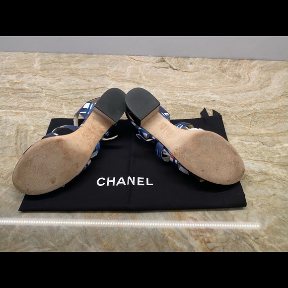 CHANEL SANDALS - Picture 10 of 15